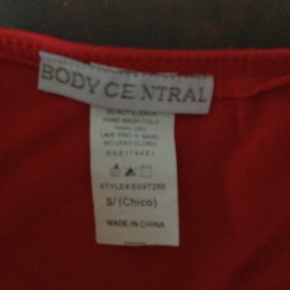 Beautiful RedHalter Top - Picture 3 of 3